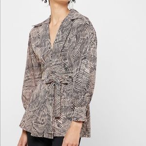 TOPSHOP Tie Waist Zebra Print Plunge Top Size 8